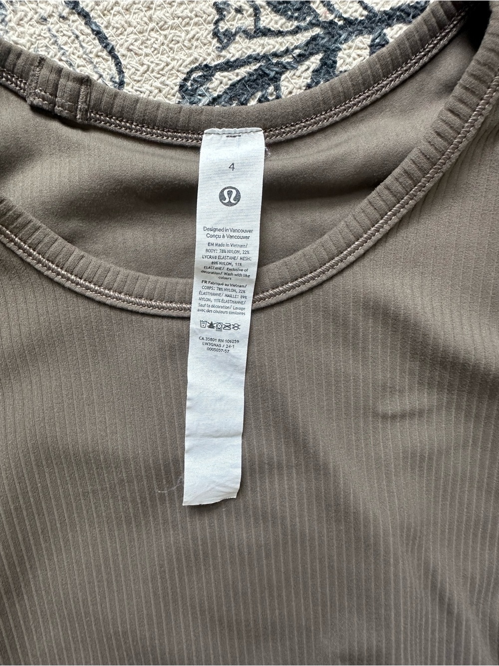 Lululemon Ribbed Ruched Side Short Sleeve /Nomad/ Size 4 - Picture 3 of 6